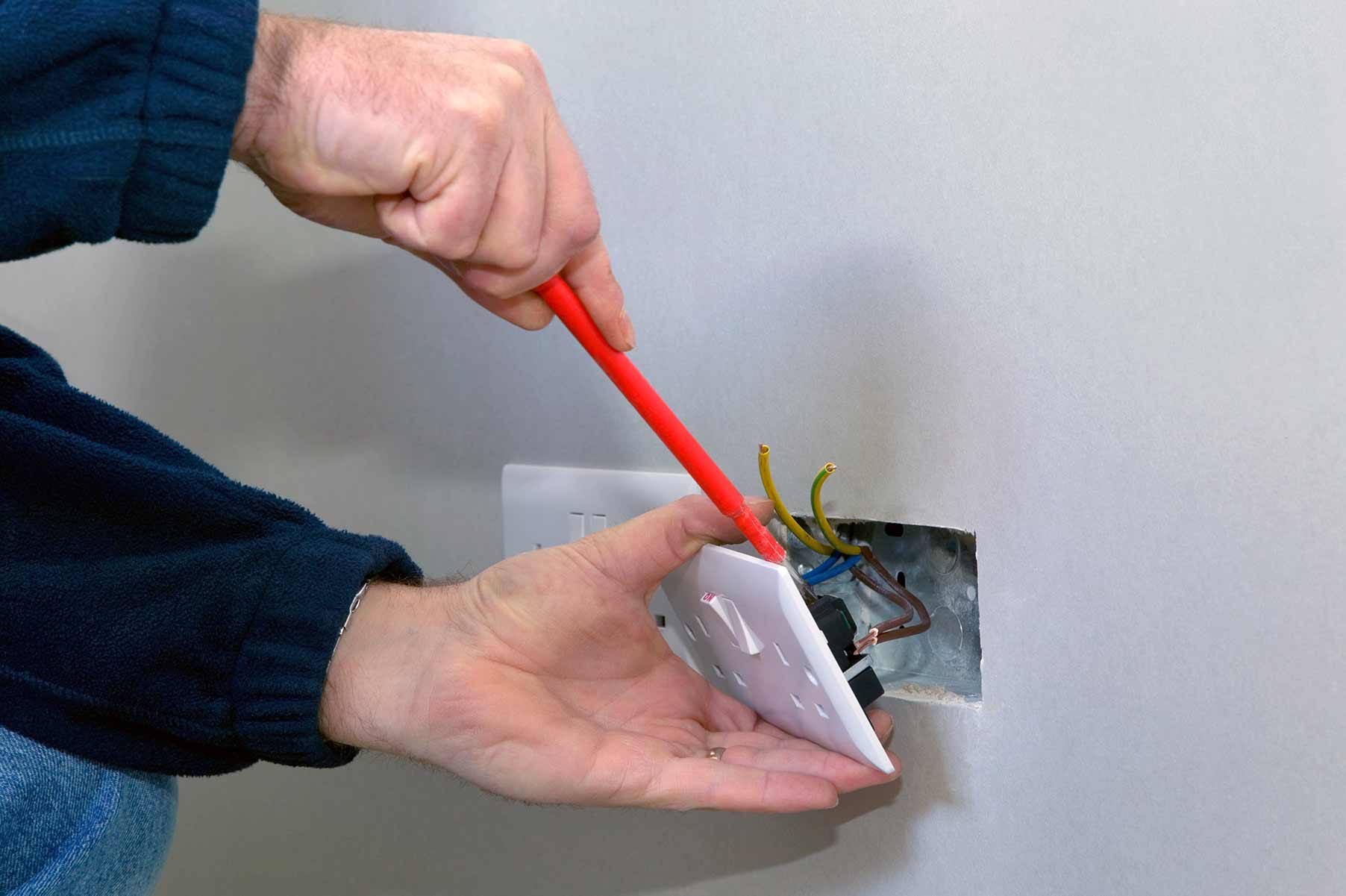 Our electricians can install plug sockets for domestic and commercial proeprties in Petts Wood and the local area. 